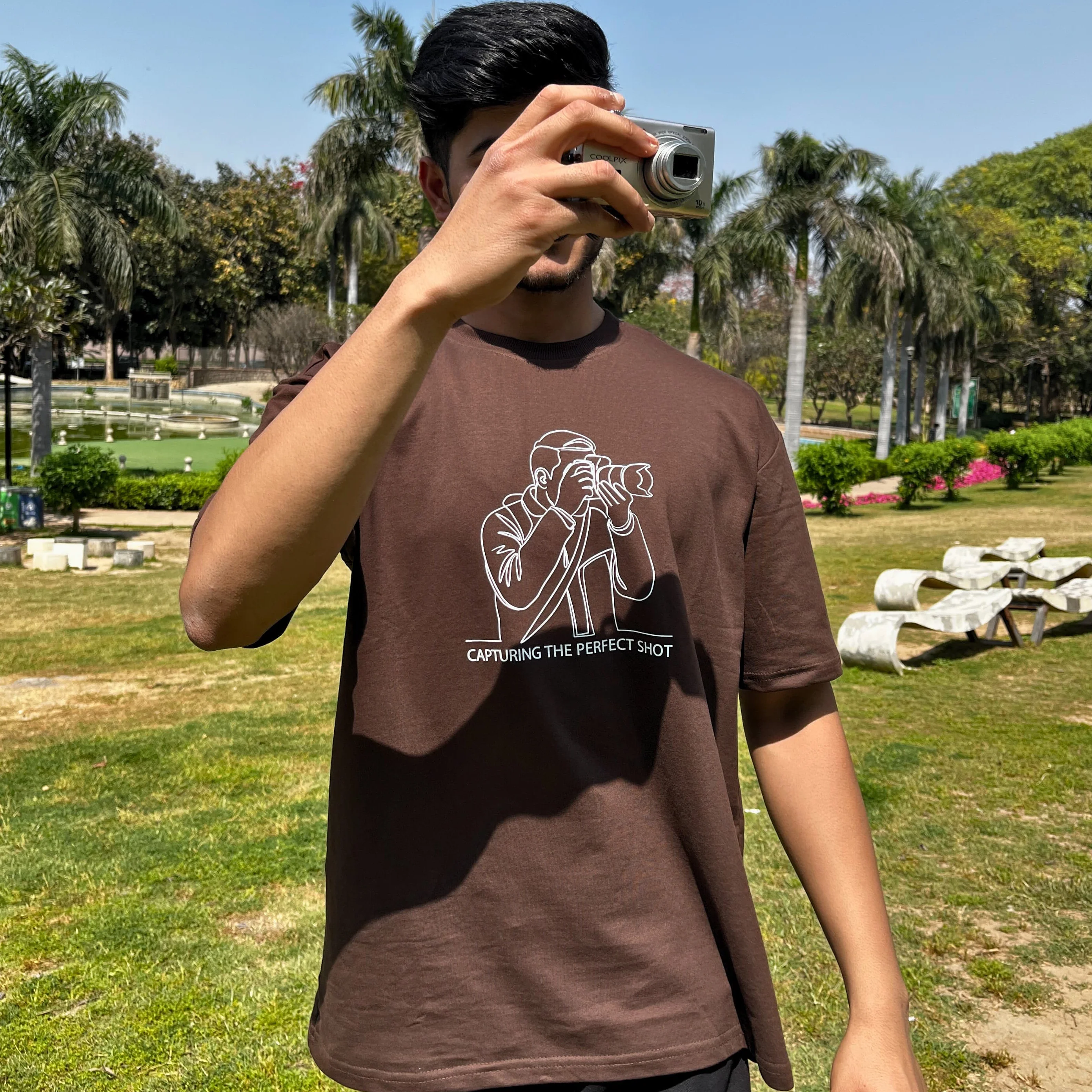 THE PHOTOGRAPHER OVERSIZED FIT - Image 3